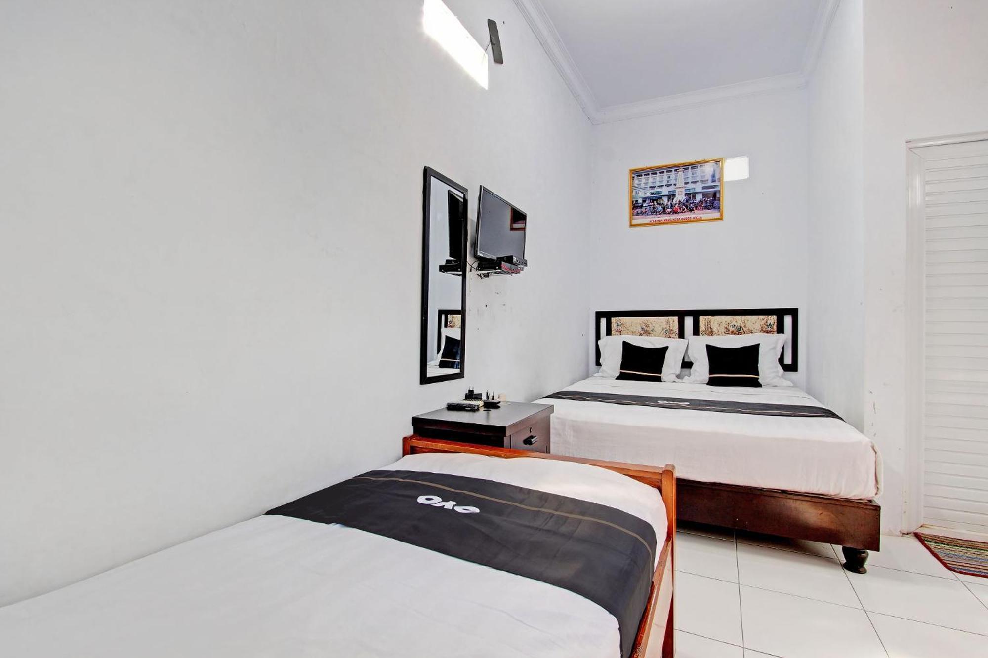Capital O 92929 Hotel New Tirta Kencana Syariah Tegal  Exterior foto