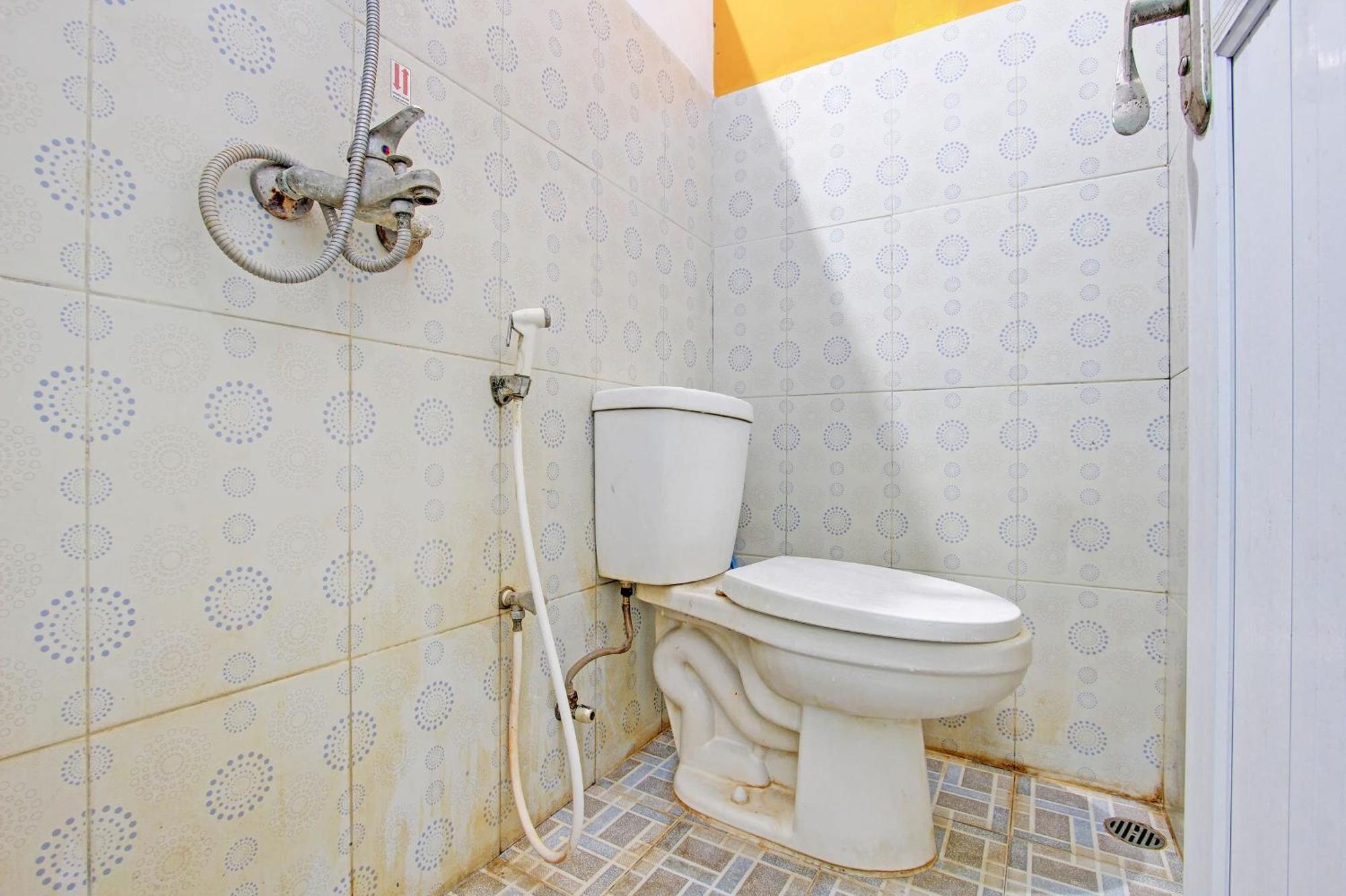 Capital O 92929 Hotel New Tirta Kencana Syariah Tegal  Exterior foto