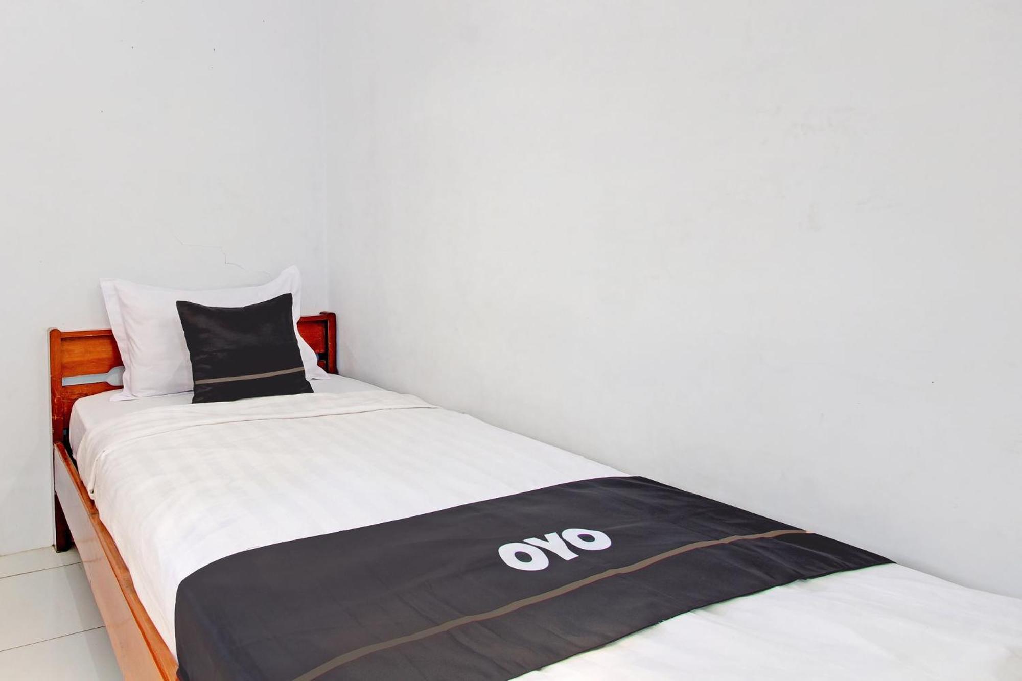 Capital O 92929 Hotel New Tirta Kencana Syariah Tegal  Exterior foto