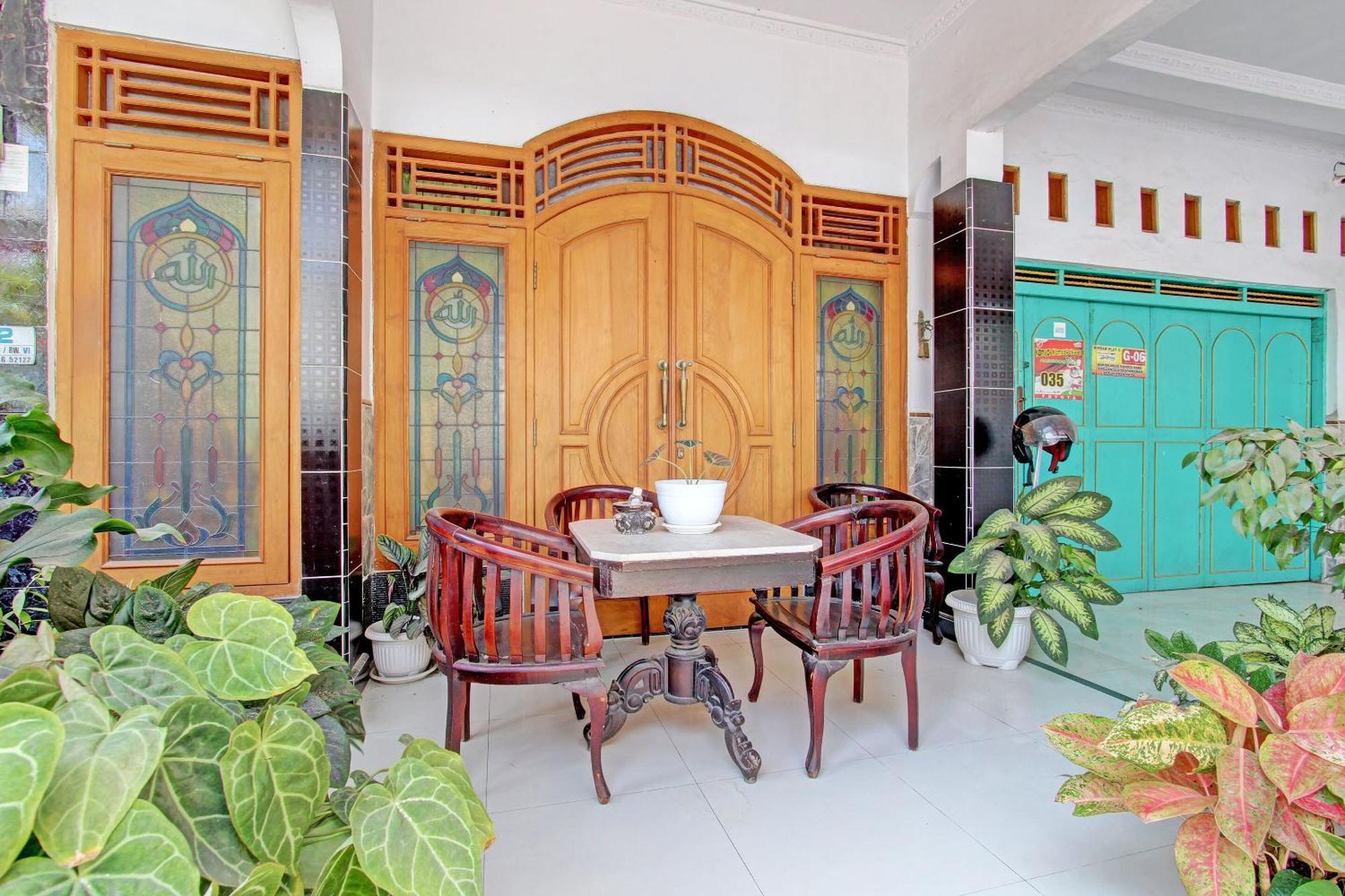 Capital O 92929 Hotel New Tirta Kencana Syariah Tegal  Exterior foto